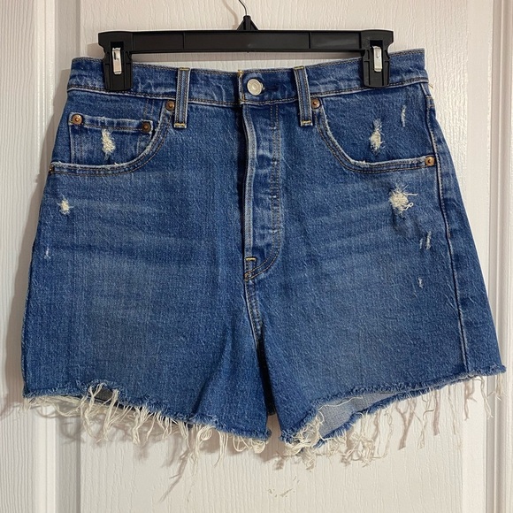 Levi’s Ribcage High Rise Cut Off Button-fly Denim Jean Shorts Size 28 - Picture 6 of 16